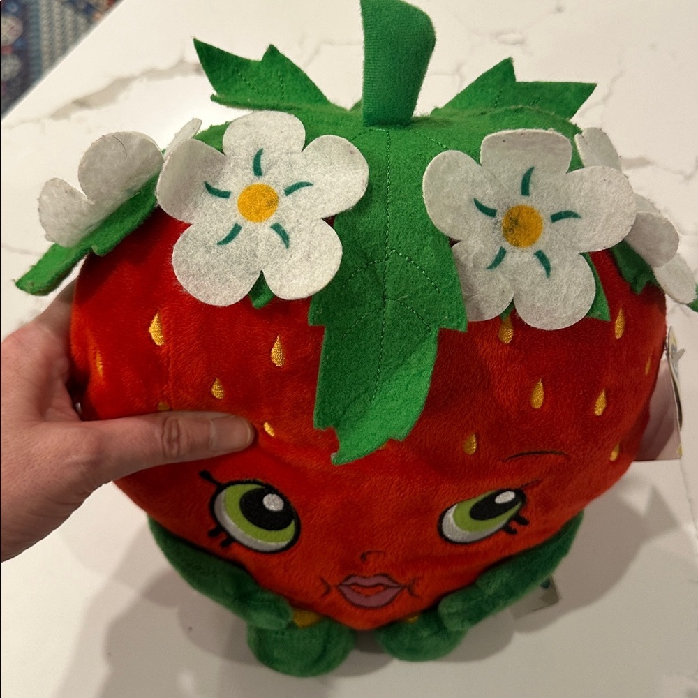 Shopkins Fiesta Red Strawberry Plush with Green Leaves NWT - Picture 9 of 10